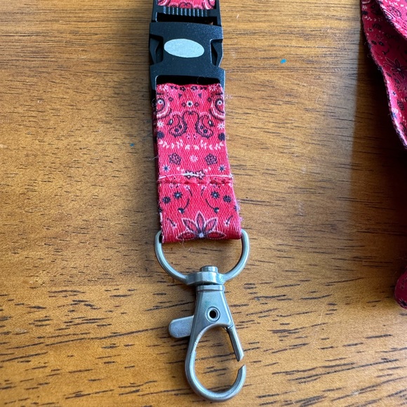 Red Patterned Lanyard - Picture 4 of 4
